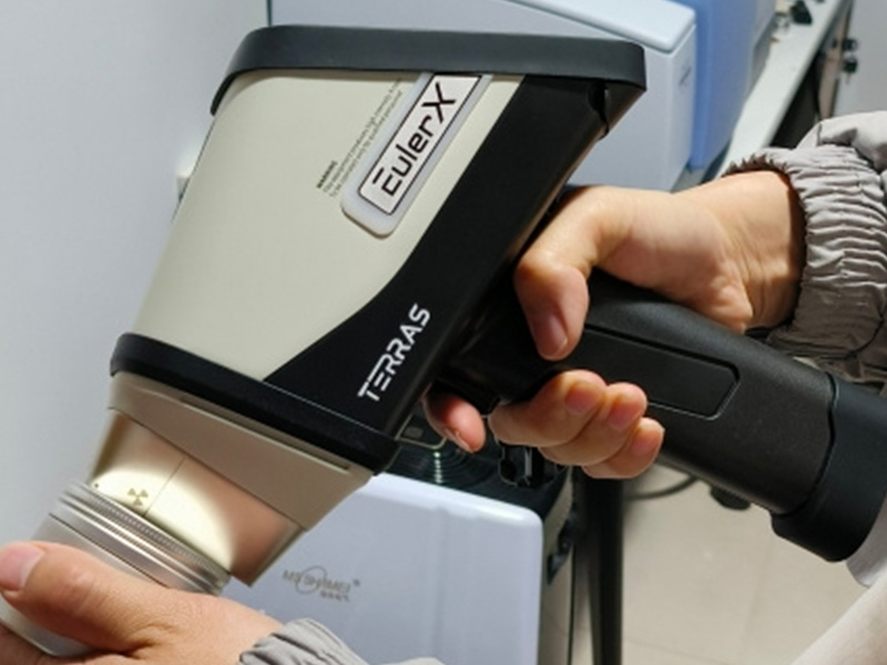 What samples can be detected by XRF analyzer?